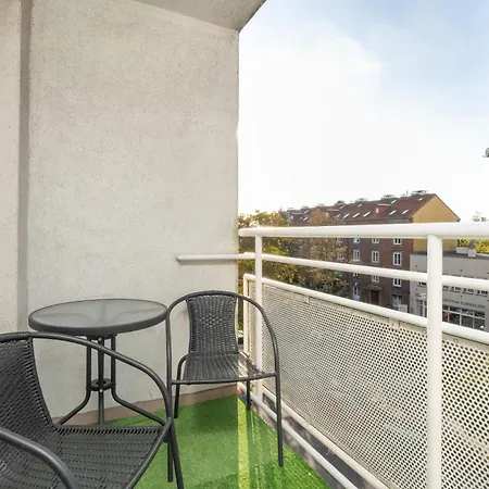 Apartment Stylish Near Hala Arena By Renters *