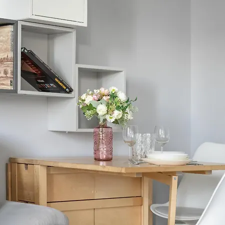Apartment Stylish Near Hala Arena By Renters